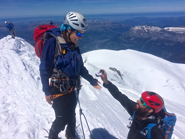 Sommet du Mont Blanc: "Veux tu m'épouser?"